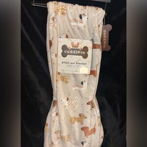 Dachshund Dog Plush Throw Blanket in Cream with Brown & Tan Dogs by Cuddlove